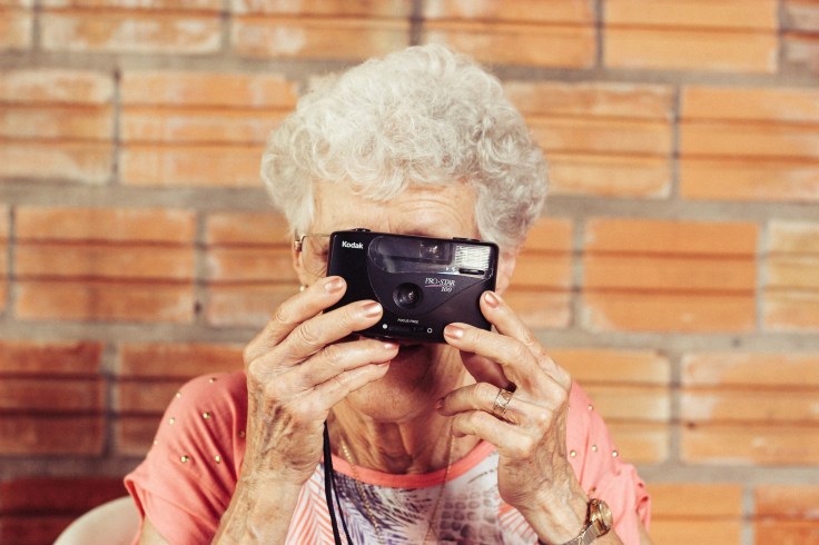 oldladycamera.unsplash